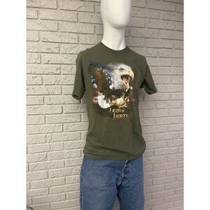 Lifestyle Classics Graphic T-Shirt Size L